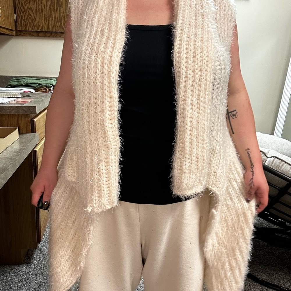 Elegant Cream Women's Knit cover